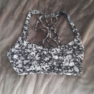 Lululemon sports bra